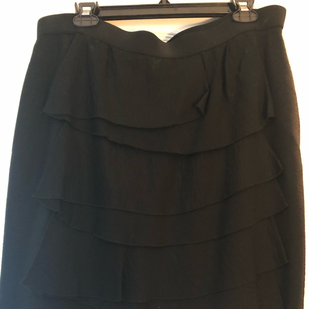 Black ruffle front Bcbg skirt